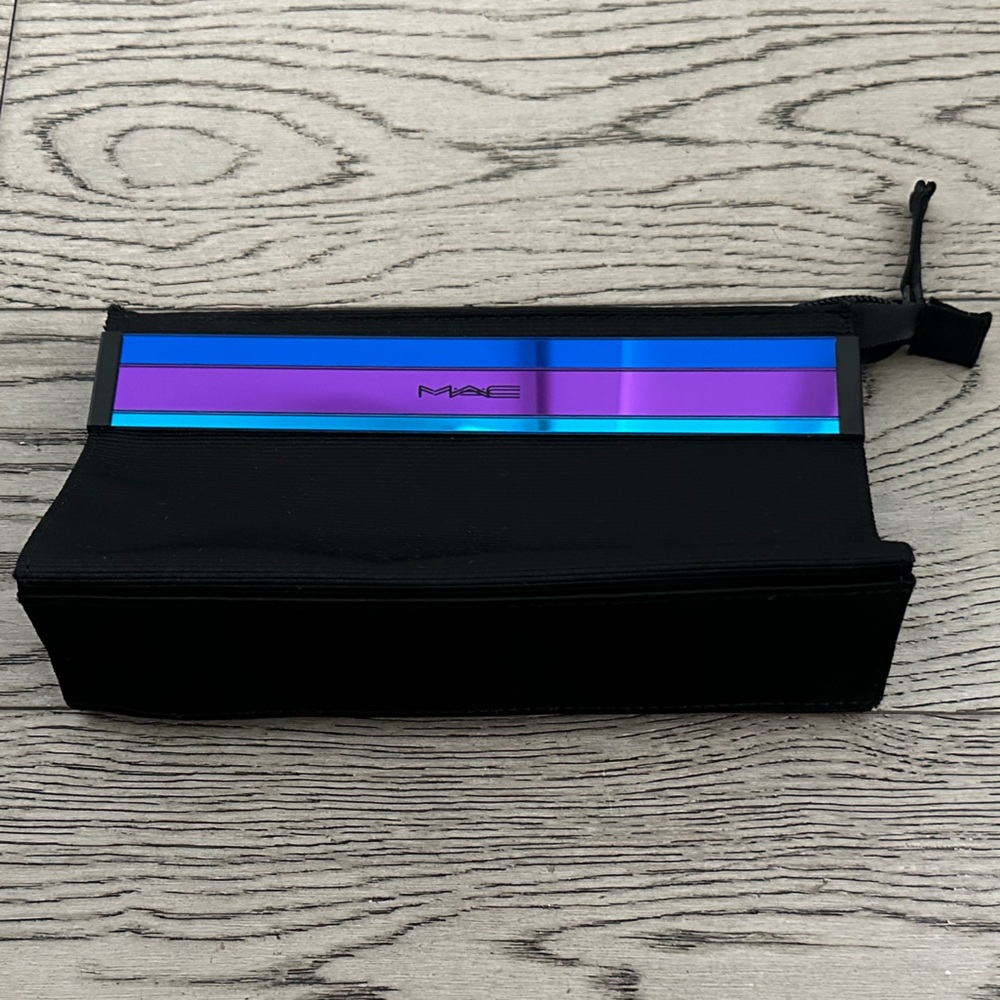 MAC MAKEUP BAG